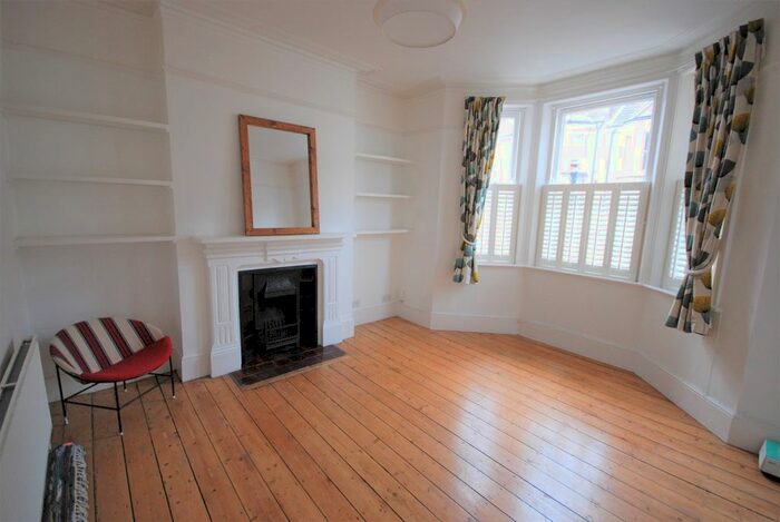2 Bedroom Flat To Rent In Mowll Street, Oval, SW9