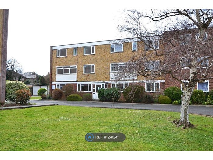 2 Bedroom Maisonette To Rent In Gateways Court, Wallington, SM6