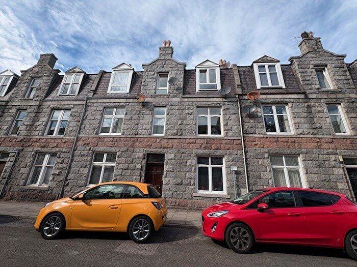 1 Bedroom Flat To Rent In Wallfield Place, Rosemount, Aberdeen, AB25