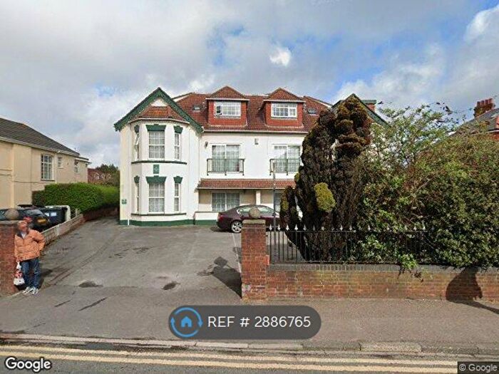 1 Bedroom Flat To Rent In Holdenhurst Road, Bournemouth, BH8