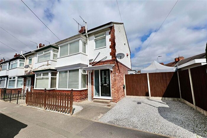 3 Bedroom End Terrace House For Sale In Etherington Drive, Hull, HU6