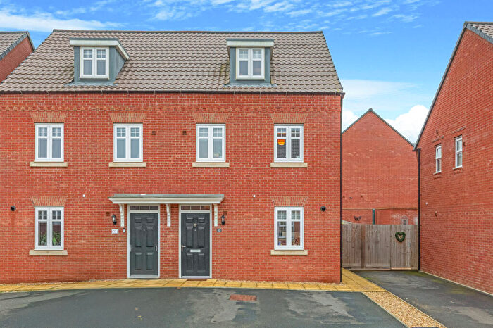 3 Bedroom Semi Detached House For Sale In Pintail Lane, NN14