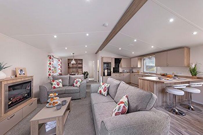 2 Bedroom Mobile/park Home For Sale In Leamington Ln, Swarland Morpeth, NE65