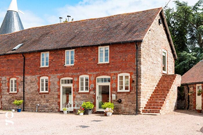 4 Bedroom Barn Conversion For Sale In Ocle Pychard, Hereford, HR1