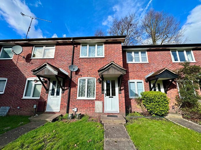 1 Bedroom Terraced House To Rent In Kingfisher Close, Farnborough, Hampshire, GU14