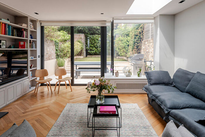4 Bedroom Terraced House For Sale In Chetwynd Road, London, NW5
