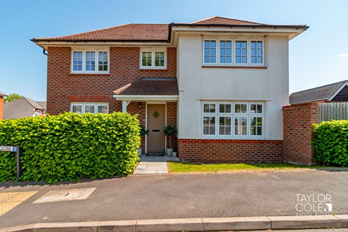 4 Bedroom Detached House For Sale In Alton Close, Amington, Tamworth, B77
