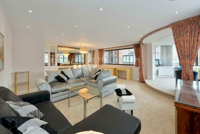 3 Bedroom Apartment To Rent In The Terraces, Queens Terrace, St John's Wood, London, NW8