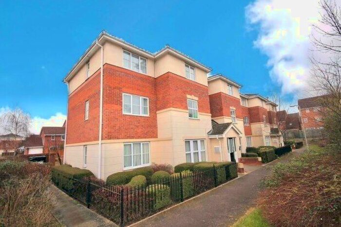 2 Bedroom Flat To Rent In Gillespie Close, Bedford, MK42