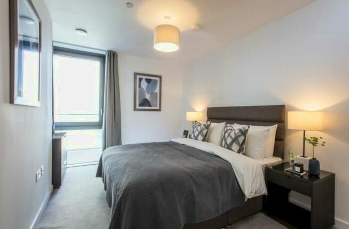 2 Bedroom Flat To Rent In City North, East Tower, Finsbury Park, N4