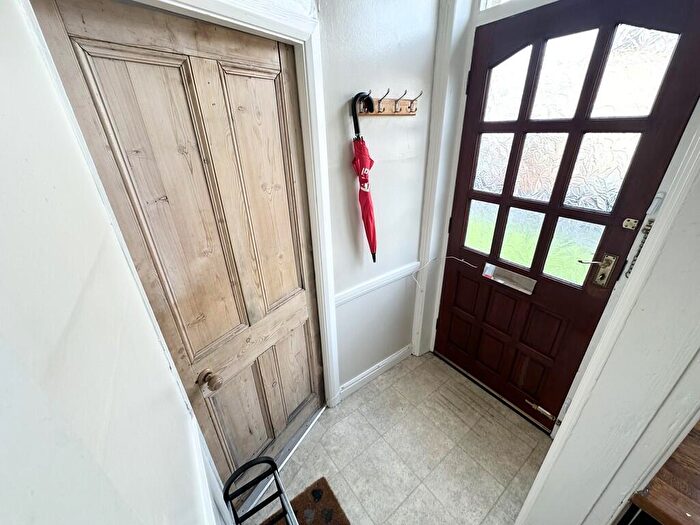 2 Bedroom End Of Terrace House To Rent In Tennyson Street, Farsley, LS28
