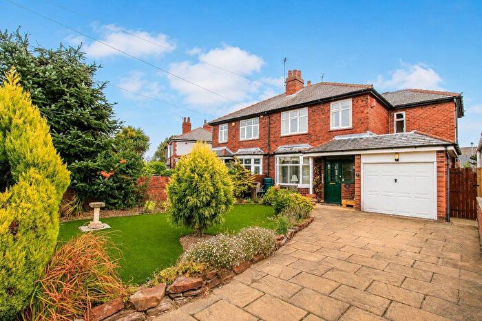 4 Bedroom Semi-Detached House For Sale In The Crescent, Altofts, Normanton, WF6