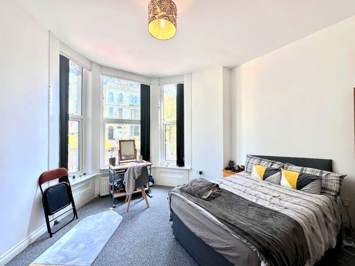 Studio To Rent In Whitefield Tce, Flat, PL4