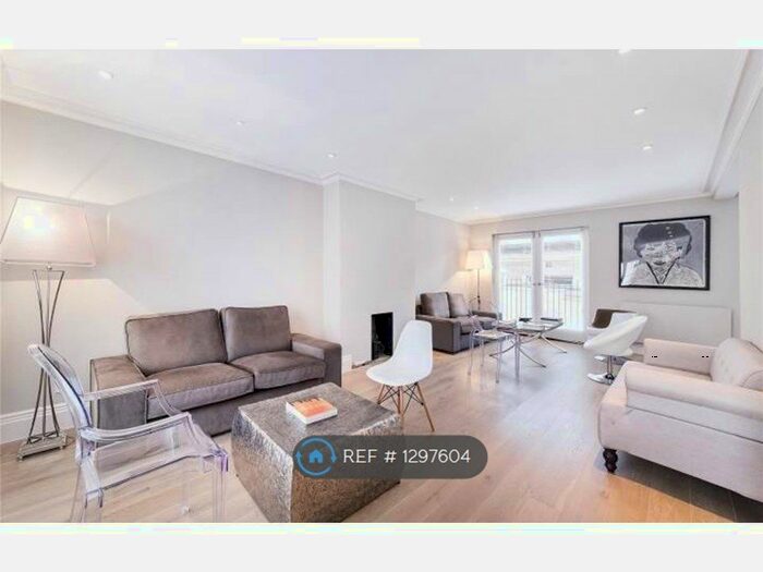 3 Bedroom Semi-Detached House To Rent In Clifton Gate, London, SW10