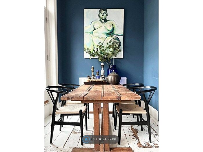 3 Bedroom Flat To Rent In Glazbury Road, London, W14