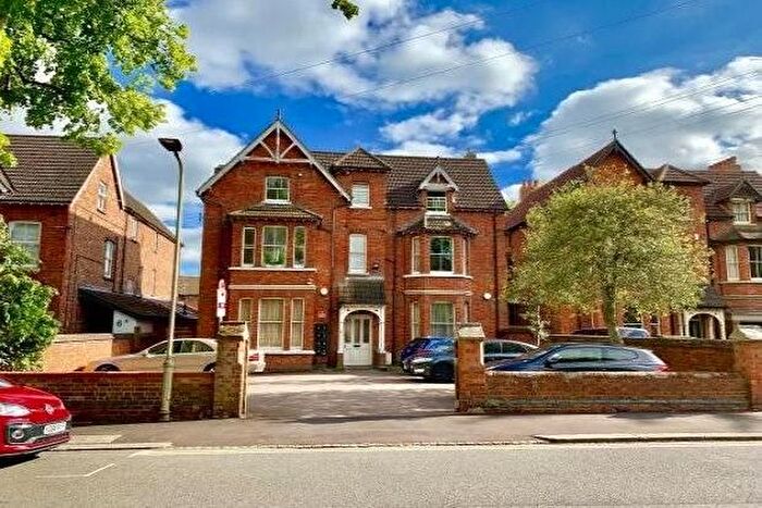 1 Bedroom Flat To Rent In Lansdowne Road, Bedford, MK40