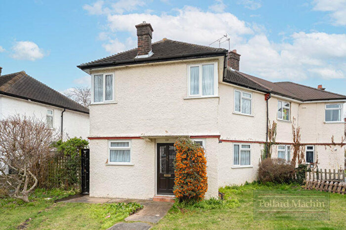 3 Bedroom Semi Detached House For Sale In Goodwin Road, Croydon, CR0