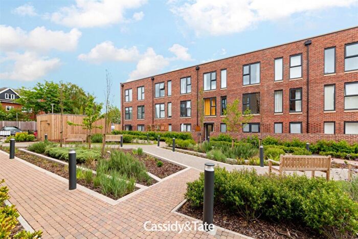 1 Bedroom Apartment For Sale In Hedley Road, St. Albans, AL1