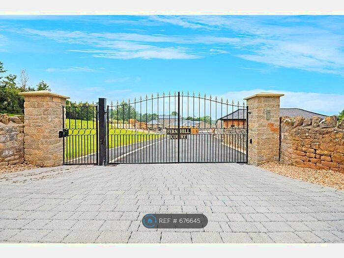 3 Bedroom Bungalow To Rent In Fernhill Court, Almondsbury, Bristol, BS32