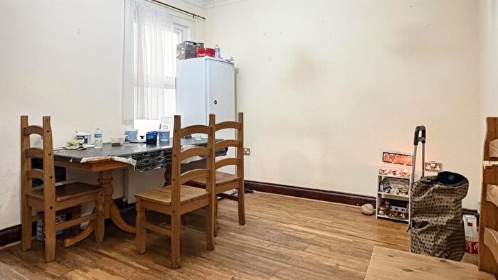 4 Bedroom Terraced House To Rent In Thorpe Road, London, East Ham, E6