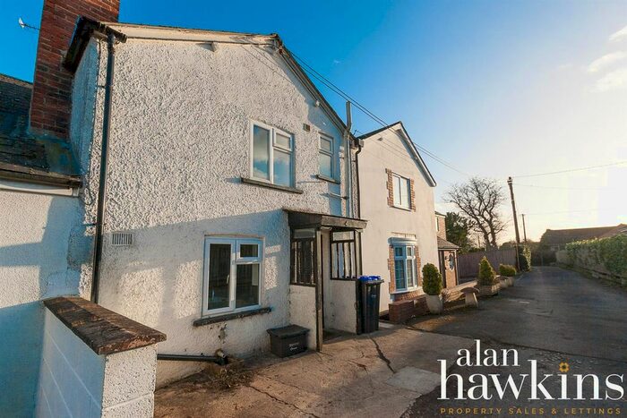 3 Bedroom Cottage For Sale In Victoria Close, Goatacre, Calne, SN11