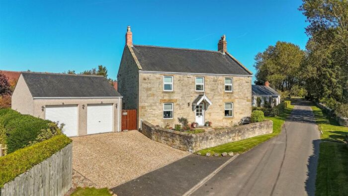 5 Bedroom Detached House For Sale In ***Equestrian Property ** Fieldhead, Longhorsley, NE65