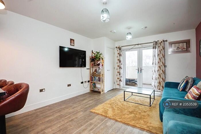 2 Bedroom Flat To Rent In Tranquil Lane, Harrow, HA2