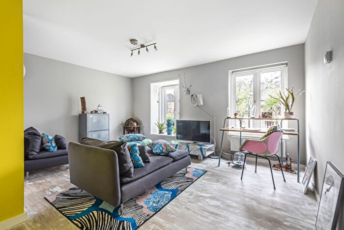 1 Bedroom Flat To Rent In Charlotte Row, London, SW4