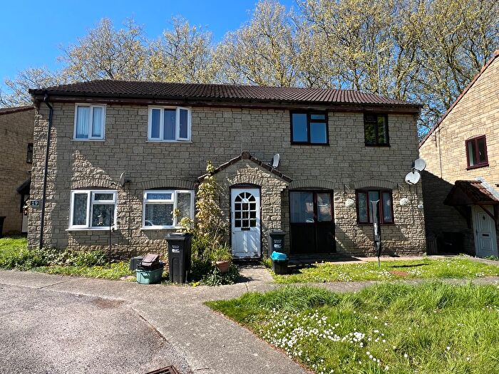 2 Bedroom Flat To Rent In Cavalier Way, Wincanton, BA9