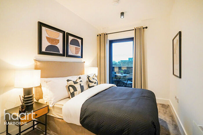 2 Bedroom Apartment For Sale In South Loop Green, Birmingham, B16