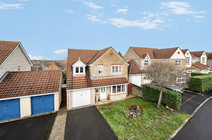 4 Bedroom Detached House For Sale In Grangefields, Street, BA16