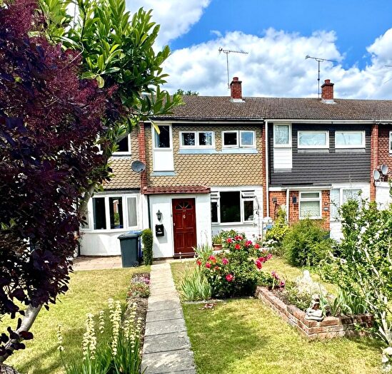 3 Bedroom Terraced House For Sale In Robins Grove Crescent, Yateley, GU46
