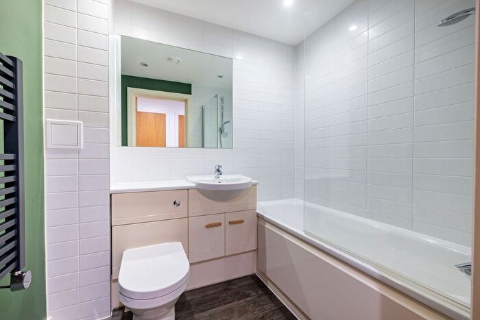 2 Bedroom Flat For Sale In Queensway, Nobel House, RH1