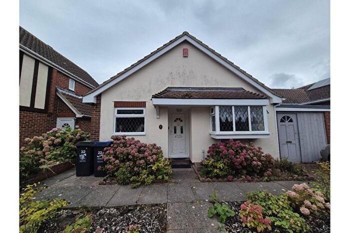 2 Bedroom Bungalow To Rent In Whyte Cliffs, Thanet, Broadstairs, CT10
