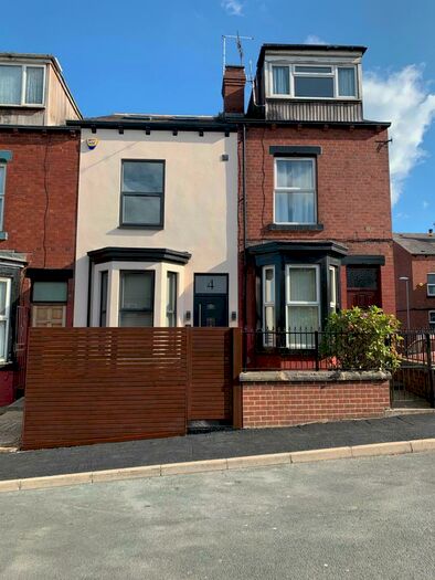 1 Bedroom House To Rent In St. Lukes Crescent, Leeds, West Yorkshire, Uk, LS11