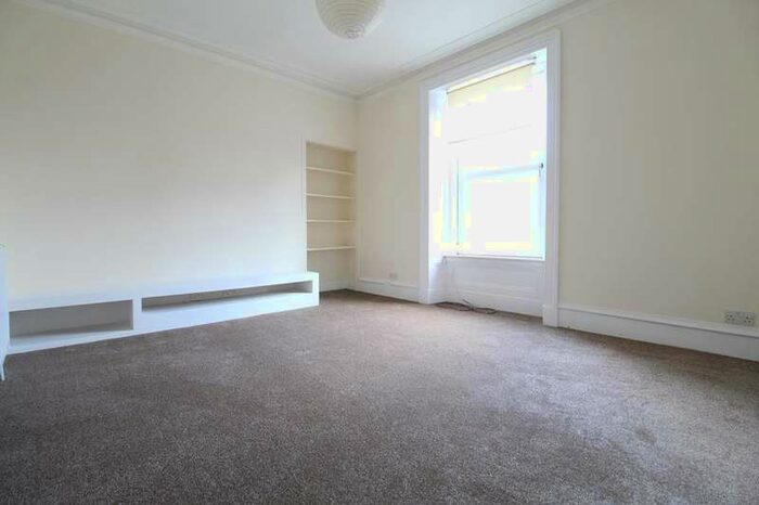 2 Bedroom Flat To Rent In Victoria Road, Second Left, , AB11