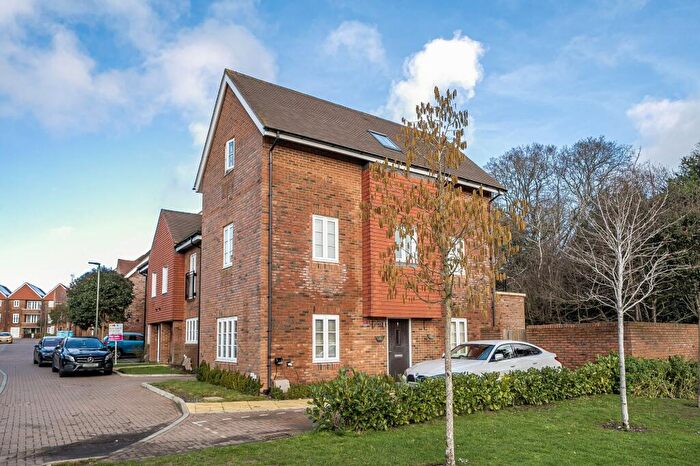 4 Bedroom Detached House For Sale In Beatrice Square, Tadworth, KT20