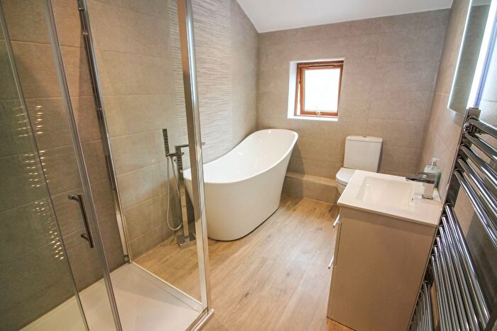 3 Bedroom Cottage To Rent In Moorlands View, Edenfield, Ramsbottom, Bury, BL0