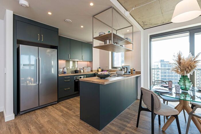 4 Bedroom Flat To Rent In Repton Gardens, Wembley Park, HA9