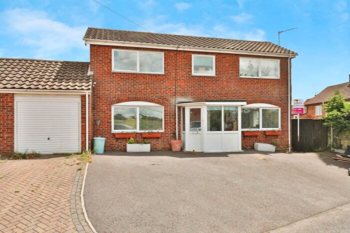4 Bedroom Detached House For Sale In Beccles Road, Hales, Norwich, NR14