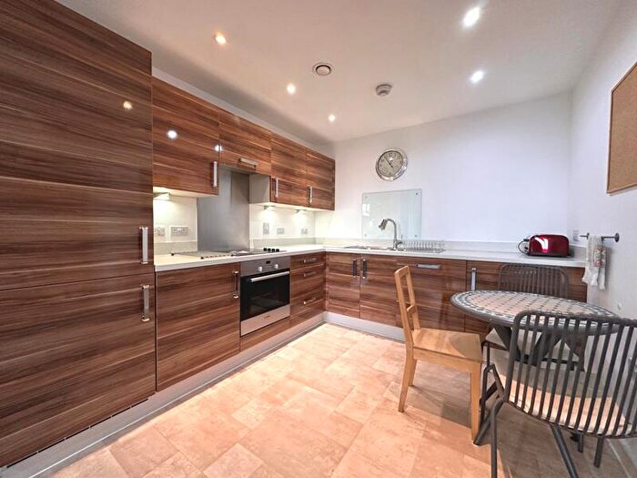 2 Bedroom Flat To Rent In Empress Heights, College Street, SO14