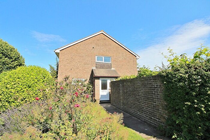 3 Bedroom Semi-Detached House To Rent In Kingsmead Avenue, Stubbington, PO14