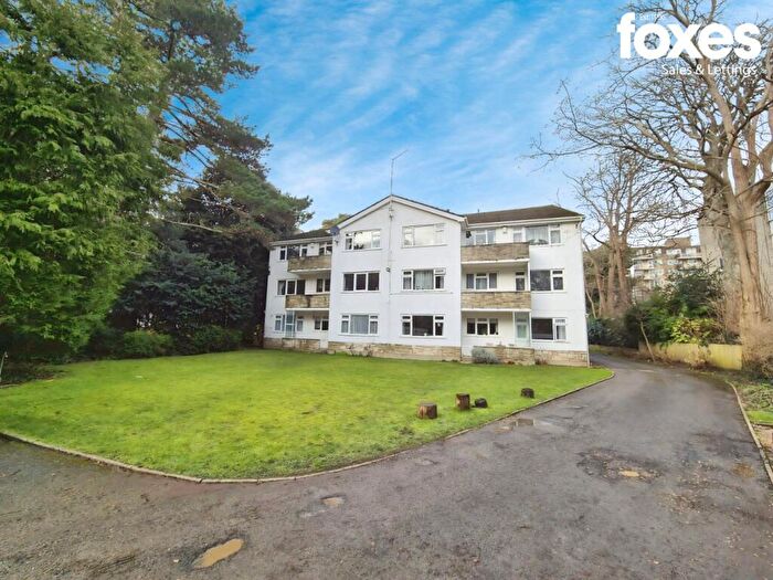 2 Bedroom Flat To Rent In Flat, Sandown Court, BH1