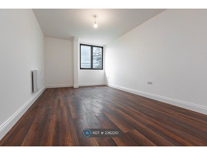 1 Bedroom Flat To Rent In Wilsthire Court, Swindon, SN1