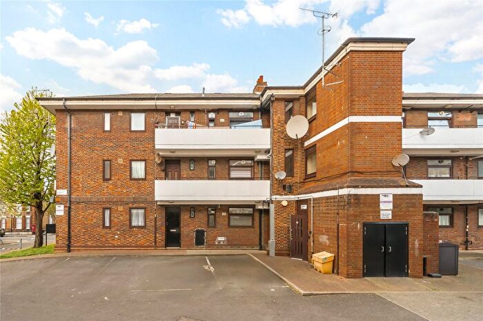 4 Bedroom Flat For Sale In Geldeston Road, London, E5