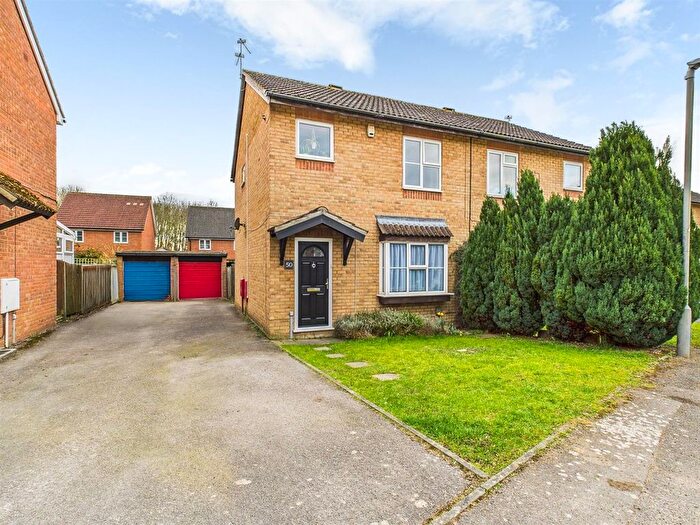 3 Bedroom Semi-Detached House For Sale In Isis Close, Hawkslade, Aylesbury, HP21