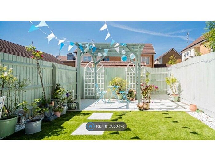 3 Bedroom End Of Terrace House To Rent In Sinatra Drive, Milton Keynes, MK4
