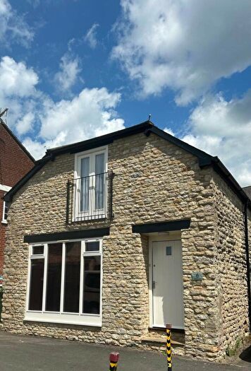 Flat To Rent In Chapel Street, Bicester, OX26