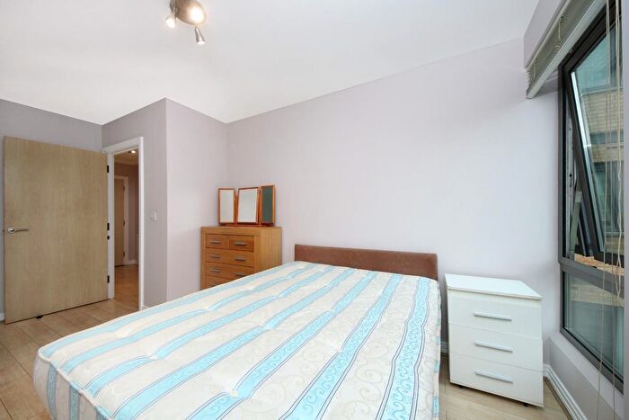 1 Bedroom Flat To Rent In Trentham Court, W3