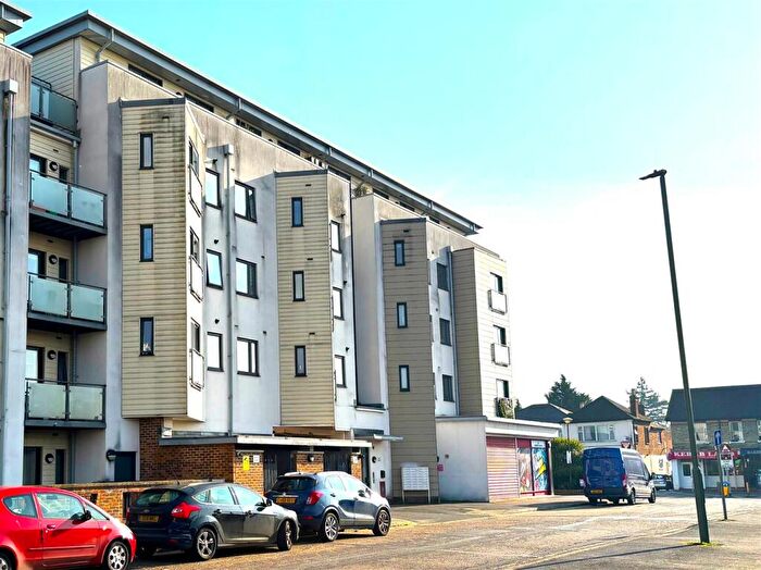 1 Bedroom Apartment For Sale In Victory Park Road, Addlestone, KT15